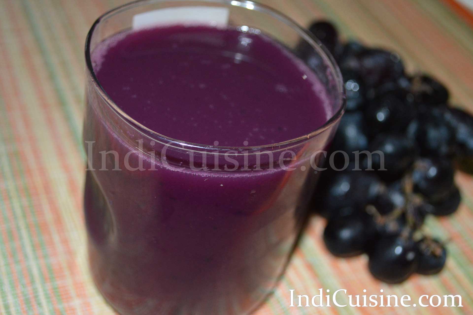 Black Grapes Juice, How To Make Black Grapes Juice, black grapes juice image